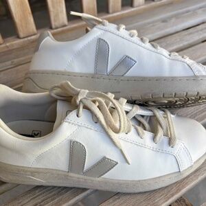 Veja's - Like New.   Barely Worn.   Size 9, White/Silver